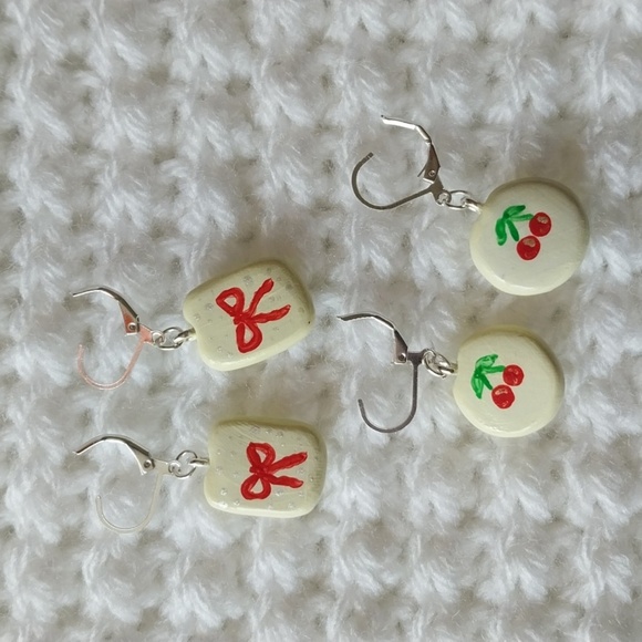 Red Bow and Cherry Handmade Crochet Knitting Stitch Markers Progress Keepers Set - Picture 8 of 9